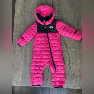 NorthFace Thermoball Winter bunting 6-12 months